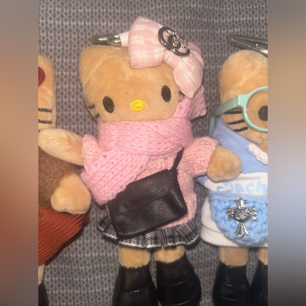 4 DIY Home Sanrio Hello Kitty Plush Keychain Duo in Pink, Brown, Black - Picture 4 of 5